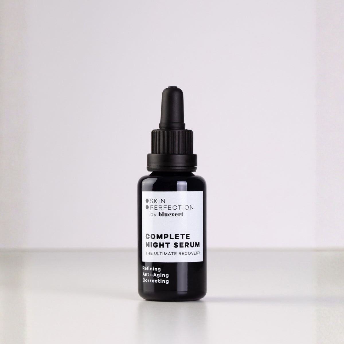 Bluevert Complete Night Serum 30 ml con niacinamida, vitamina E y Plasmarine