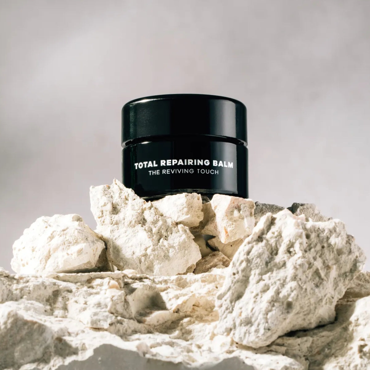 Bluevert Total Repairing Balm, nutre, repara y exfolia las zonas agrietadas