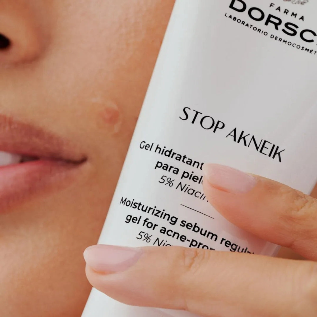 Farma Dorsch Stop Akneik, con ácido salicílico que desobstruye los poros