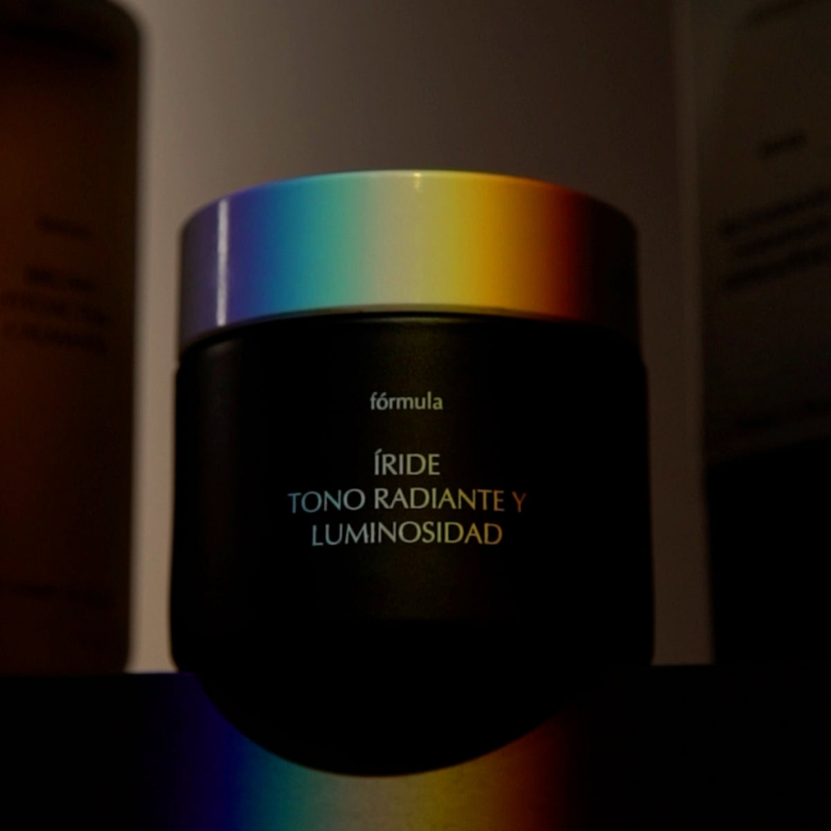 Íride Tono Radiante y Luminosidad · Tratamiento con color 50 ml