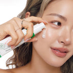 Axis-Y Dark Spot Correcting Glow Serum, gesto diario para un cutis más uniforme y radiante