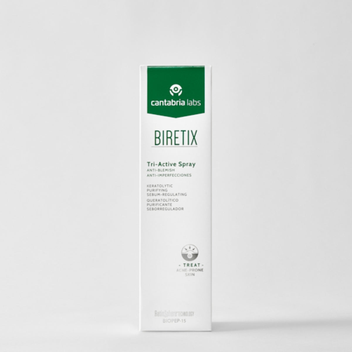 Biretix Tri-Active Spray Corporal, facilita la aplicación en la espalda y el pecho