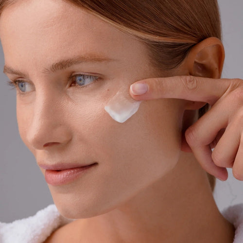 Farma Dorsch All in One, tratamiento multirreparador para rostro, cuello y escote