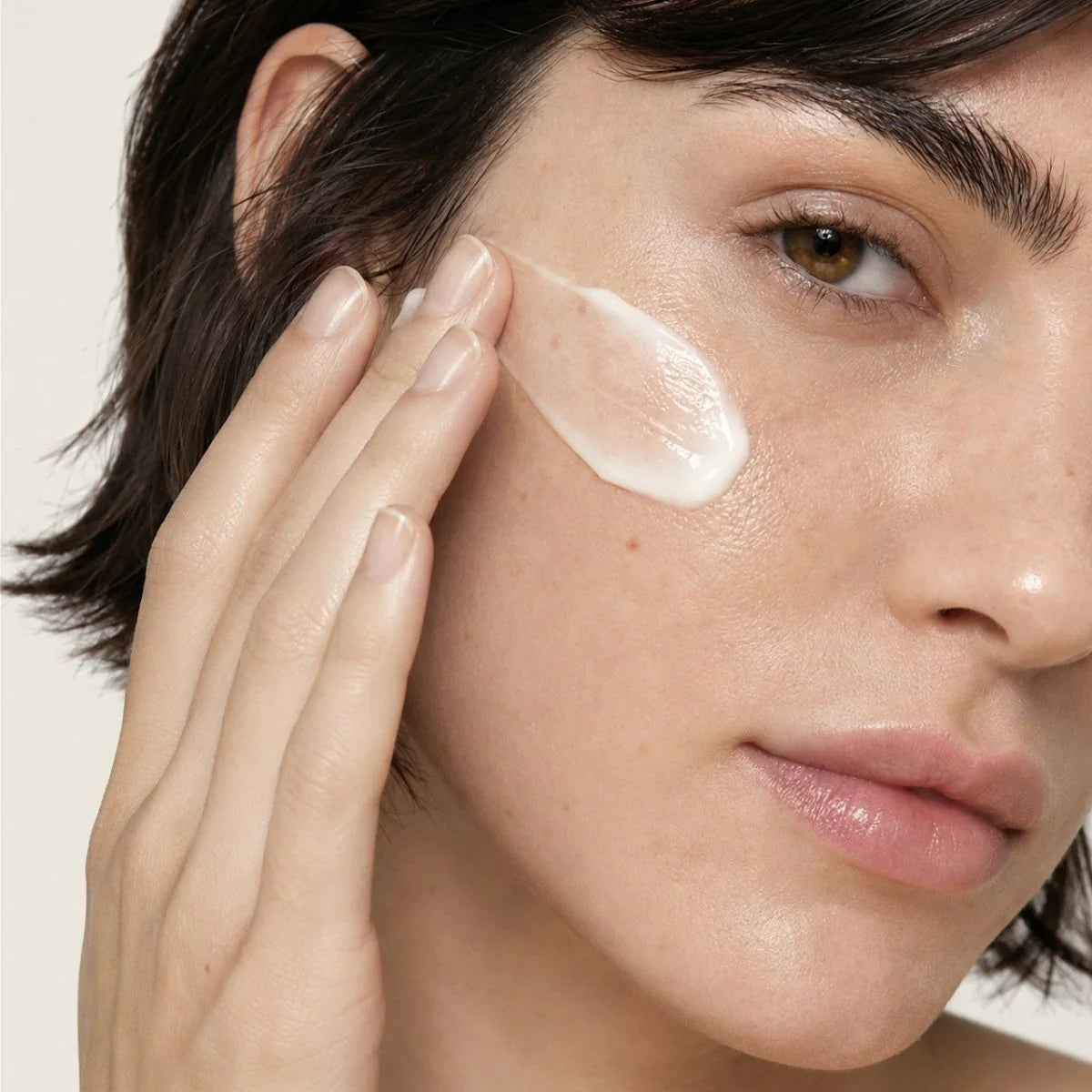 Farma Dorsch Retinol + Vitamin C, con retinol encapsulado y vitaminas A, C, E y Q10