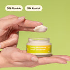 Freshly Cosmetics Caring Microbiome Smart Deodorant con tierra de diatomeas que absorbe el sudor