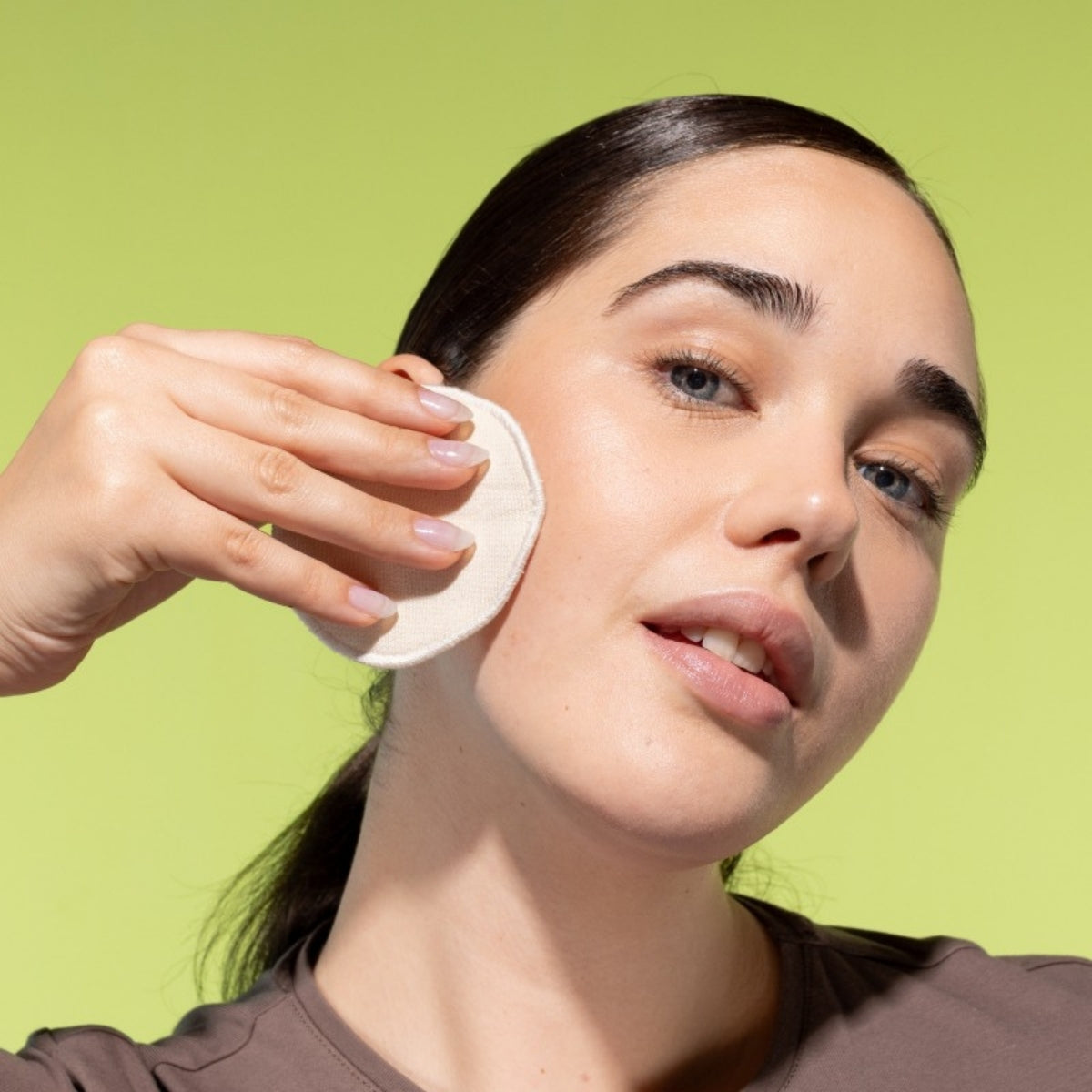 Freshly Cosmetics Fresh Green Micellar Water con aloe vera ecológico y agua de manzana verde