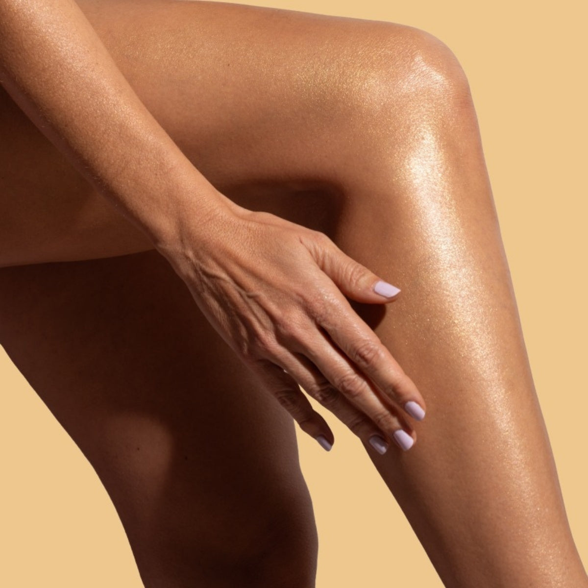 Freshly Cosmetics Glow Edition Body Oil, efecto glow con destellos dorados