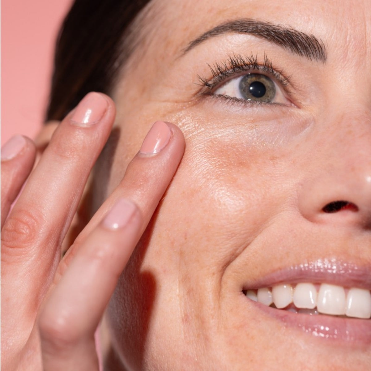 Freshly Cosmetics Hyper-Concentrate Eye Contour Serum, trata ojeras, bolsas y párpados caídos