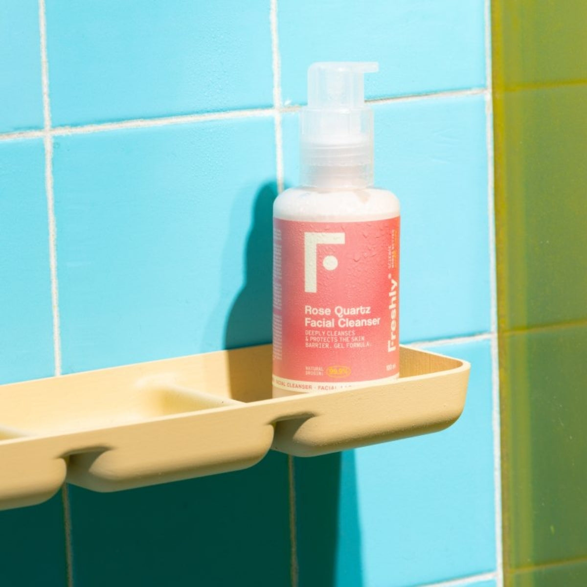 Freshly Cosmetics Rose Quartz Facial Cleanser con aloe vera ecológico y saponinas ayurvédicas