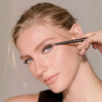 Defining Liner Eyeliner · Delineador de ojos Negro 0,3 g