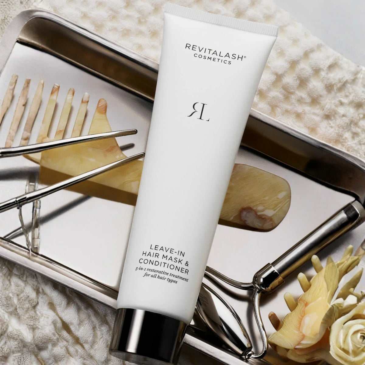 Leave-In Hair Mask & Conditioner · Mascarilla y acondicionador sin aclarado 90 ml
